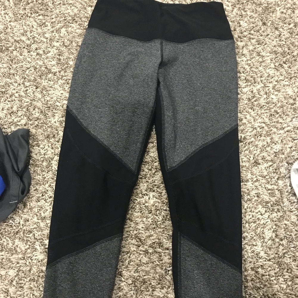 Black & gray leggings with mesh design
